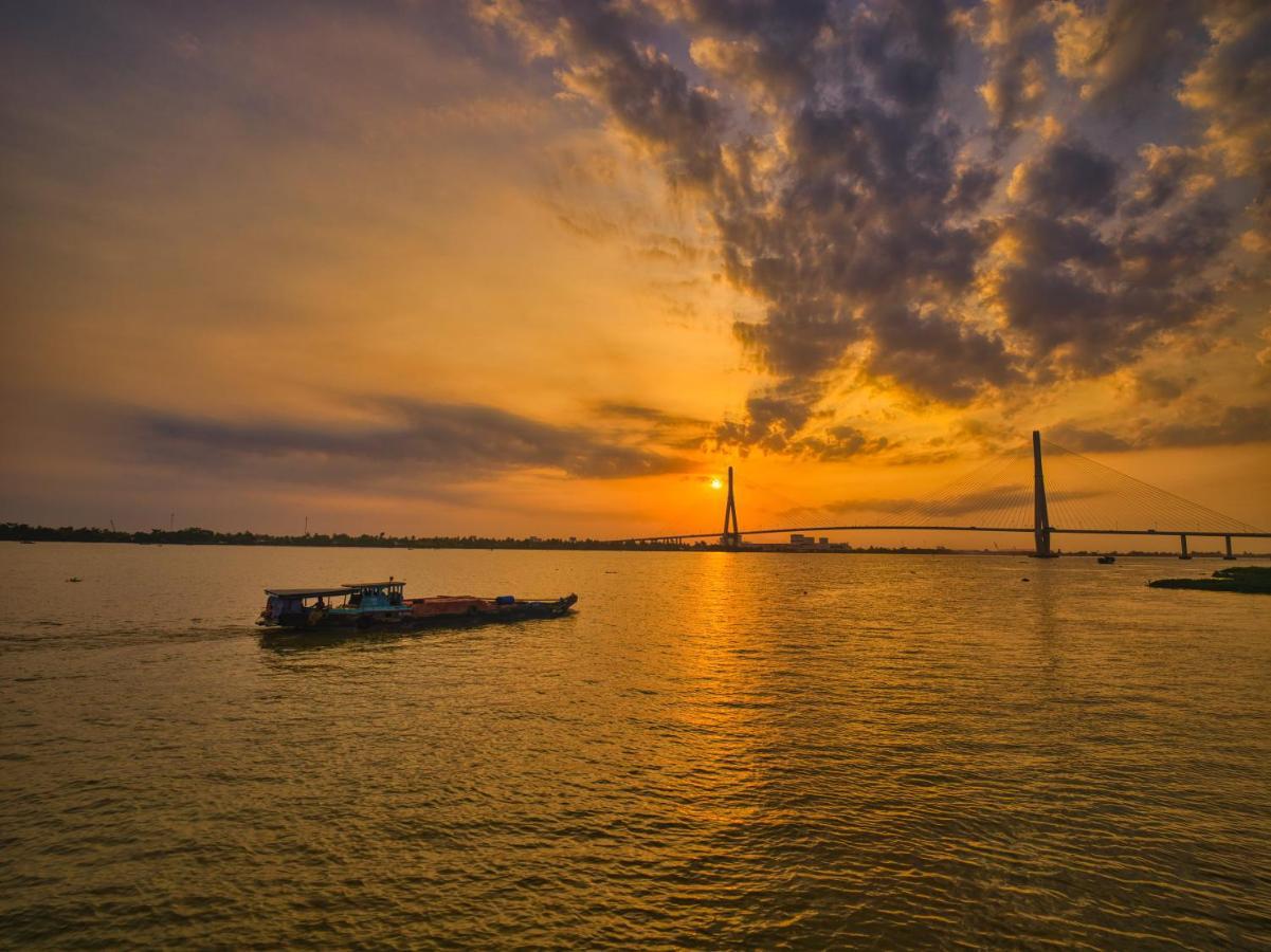 Отель Legacy Mekong Кантхо Экстерьер фото