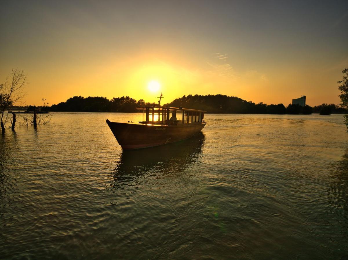 Отель Legacy Mekong Кантхо Экстерьер фото